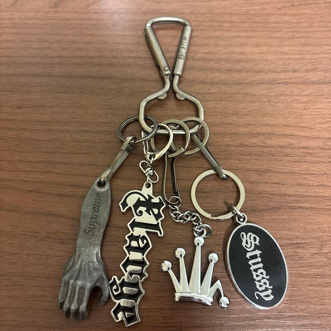 hufカラビナ　ストゥーシー　supreme エクストララージ　キーホルダー