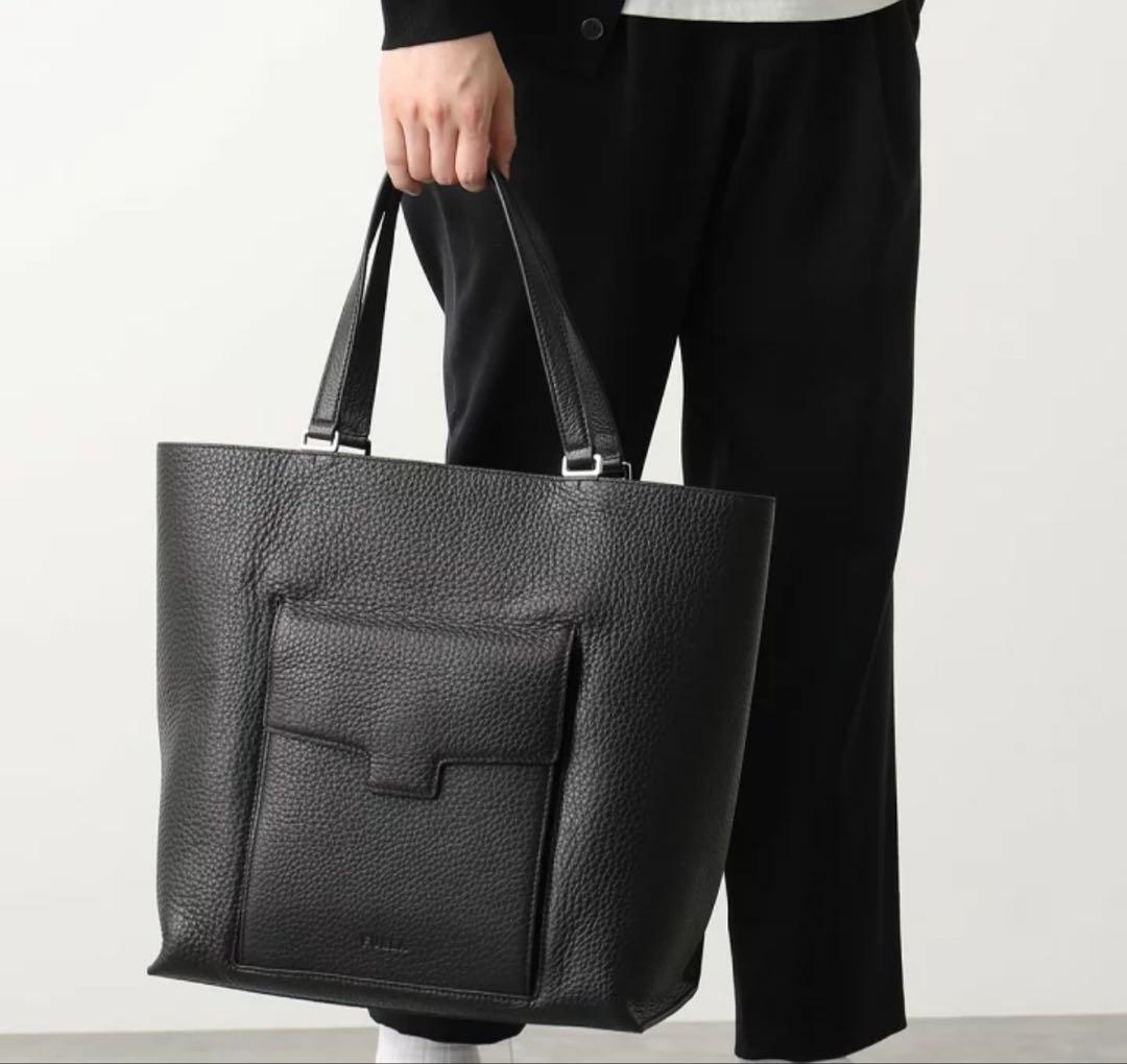 FURLA（フルラ）レザートートバッグ / 黒 / シボ革 / A4収納可