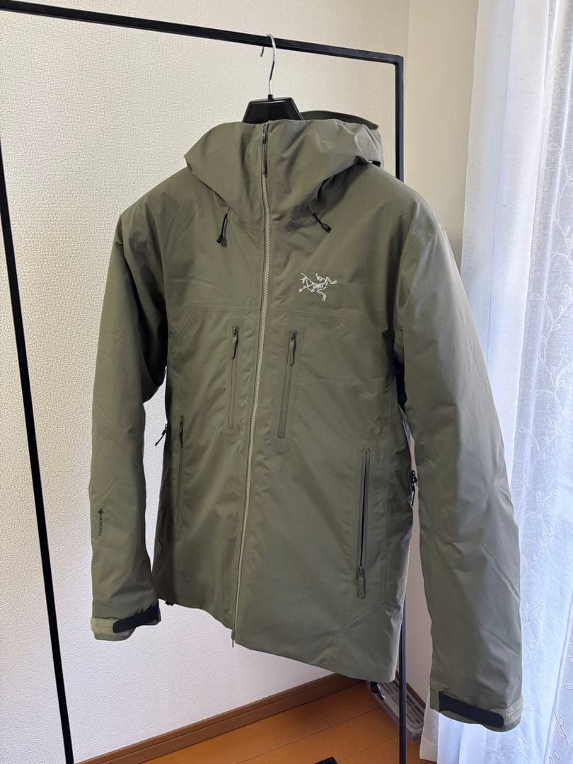 【りりぱしー】ARC’TERYXアークテリクス　ベータダウンジャケット