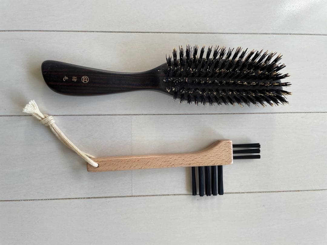 老舗江戸屋　ヘアーブラシ 6行植え S型 猪毛、クリーナーセット