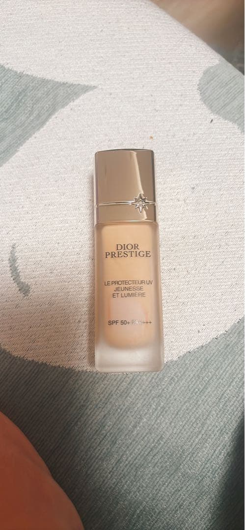 Dior プレステージ ホワイト ル プロテクター UVルミエール 01 BB