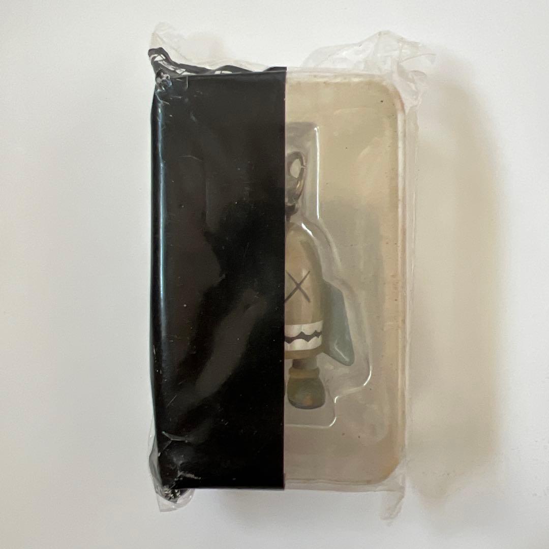 kaws blitz ロケット　ストラップ　オリジナルフェイク