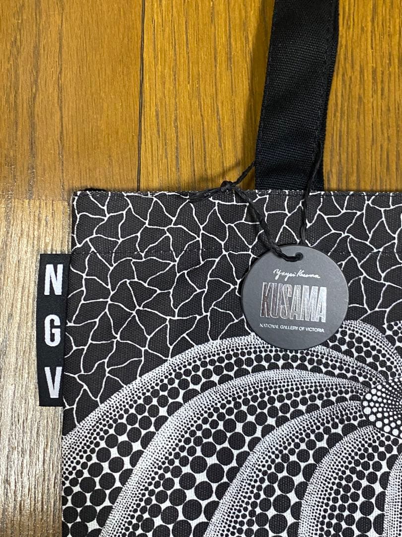 限定 NGV x 草間彌生 かぼちゃ 黒トートバッグ ビクトリア国立美術館