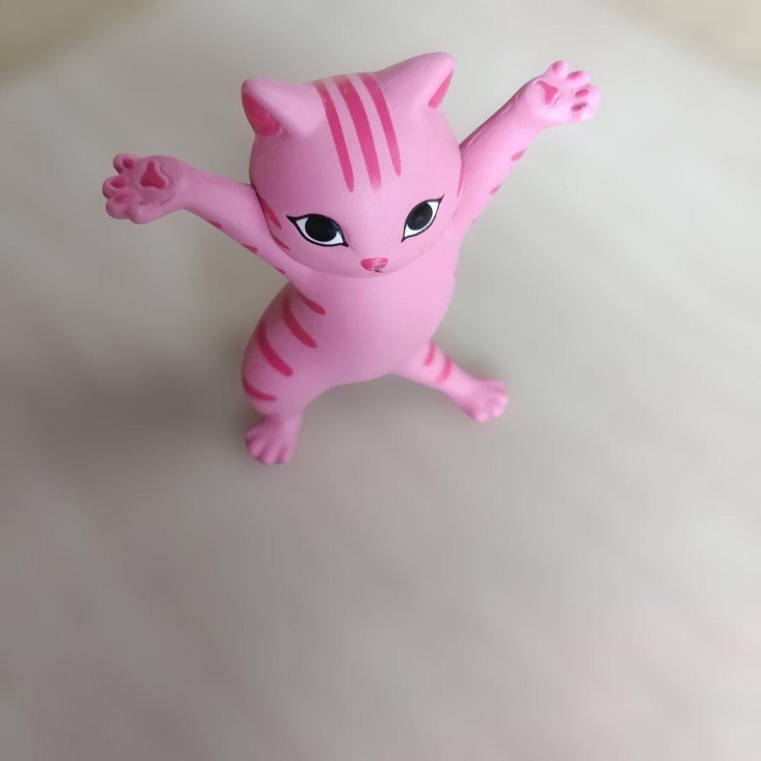 ピンクの猫キャラクター - メルカリ