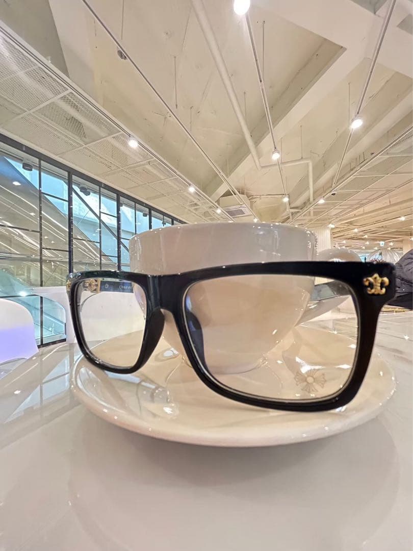 黒縁メガネ ハイブランド モテモテ 脅威の破格アイテム 高品質