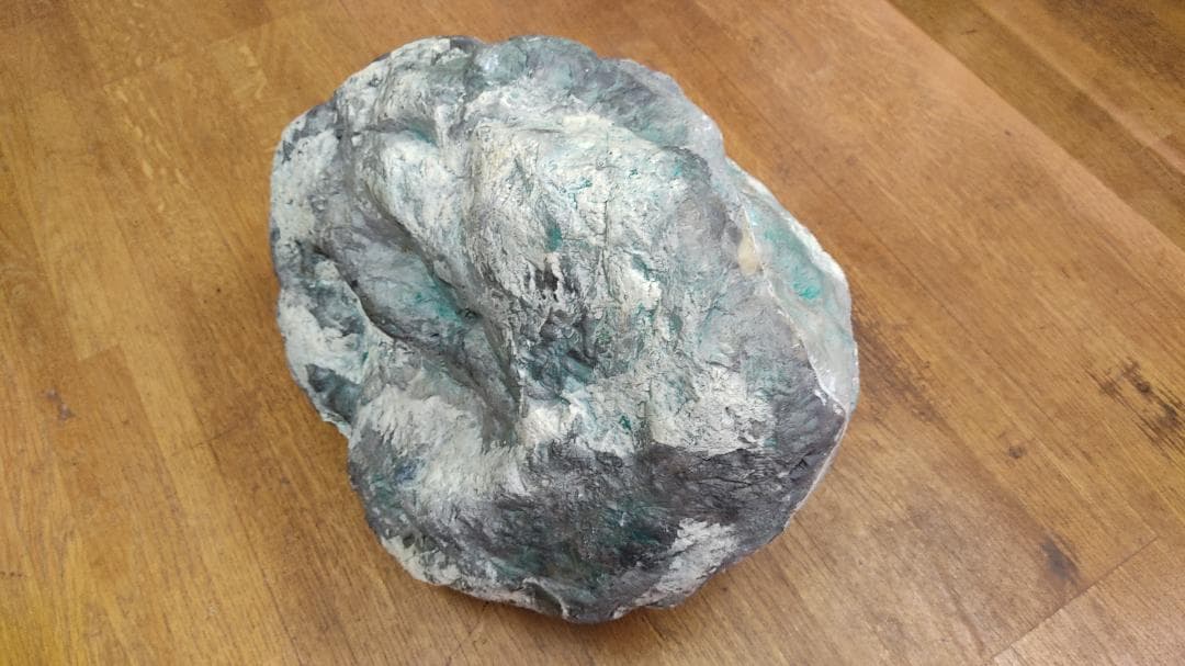 擬岩 ネオンと擬岩のコラボ ～ 店舗内装オブジェ ～ | BLOG | 熟練の技術で