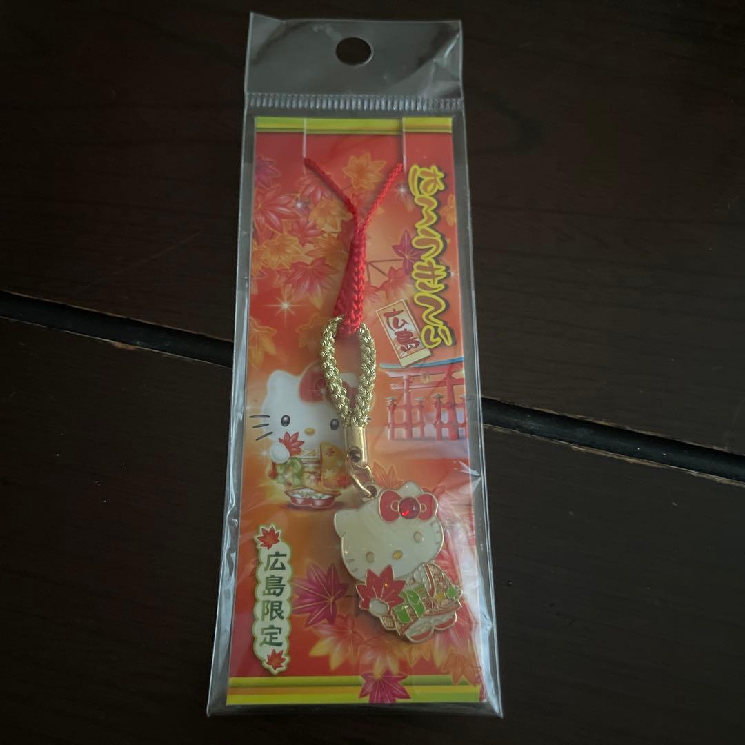 ハローキティ 紅葉 限定ストラップ - メルカリ