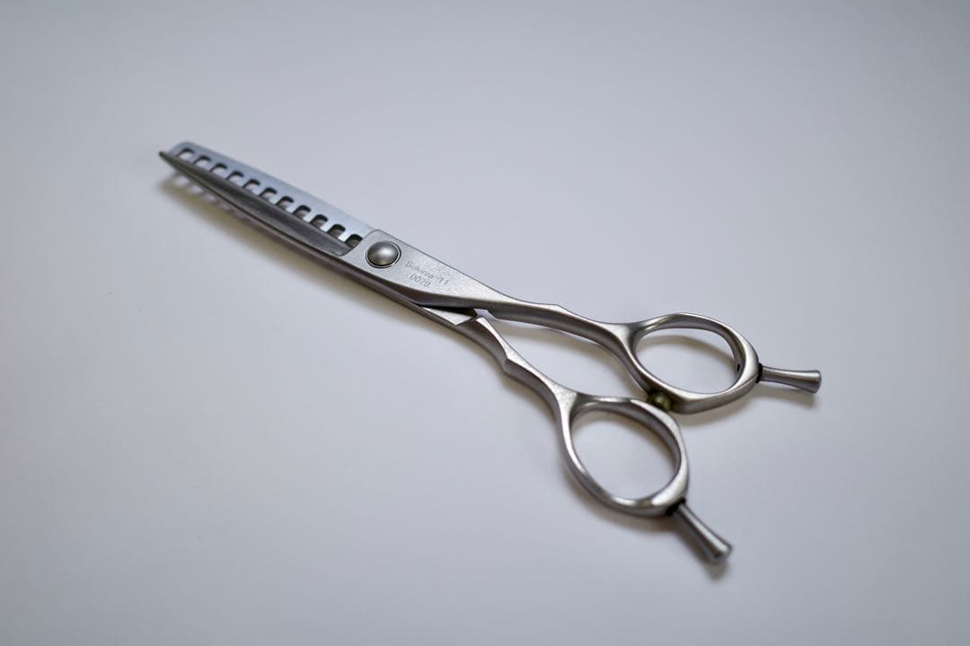 SUKIMA 11 セニングシザー　ハサミ 楽天市場】Bランク【SORA ソラ】 Sukima-11 セニング 美容師・理容師