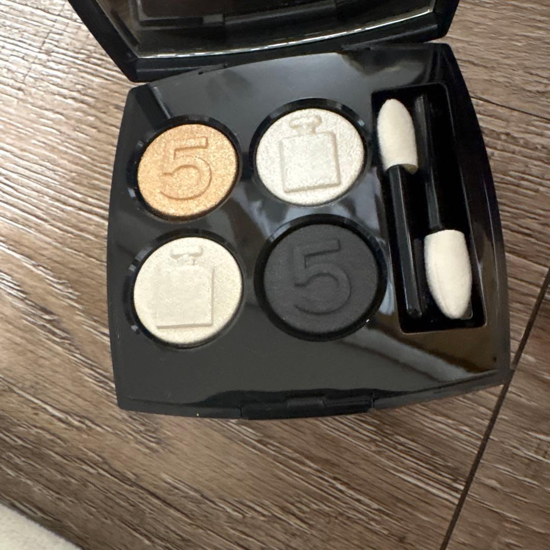 CHANEL レ　キャトル　オンブル　N 5 限定アイシャドウ