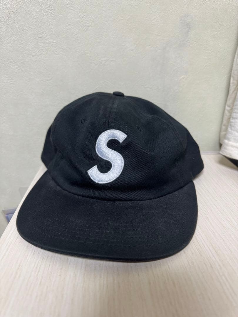 SUPREME ブラック キャップ S刺繍