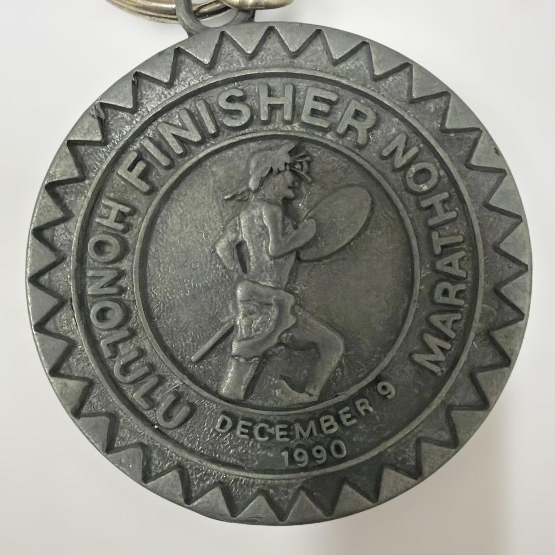 JAL ホノルルマラソン 完走記念メダルキーホルダー 1990年 - メルカリ