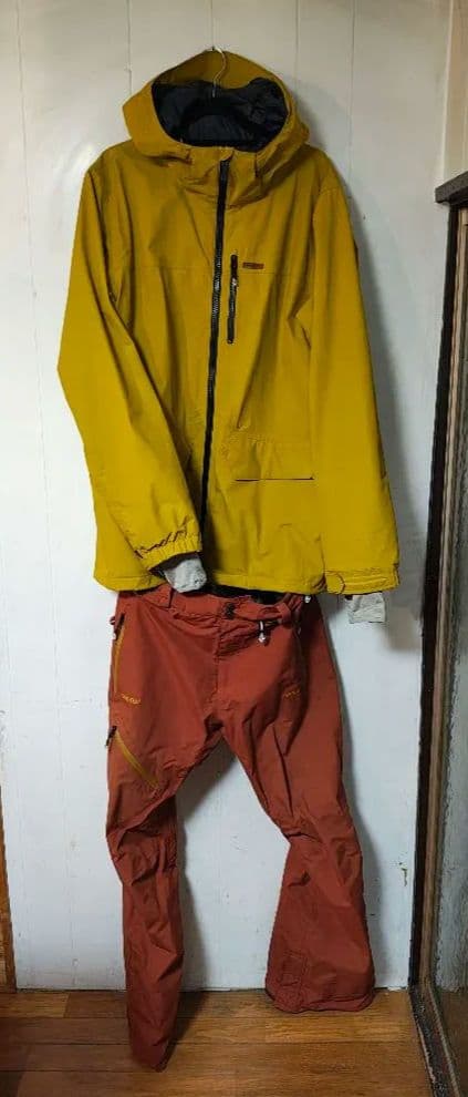 ボルコム　XL 　上下セット　オマケ スノーボードウェア
