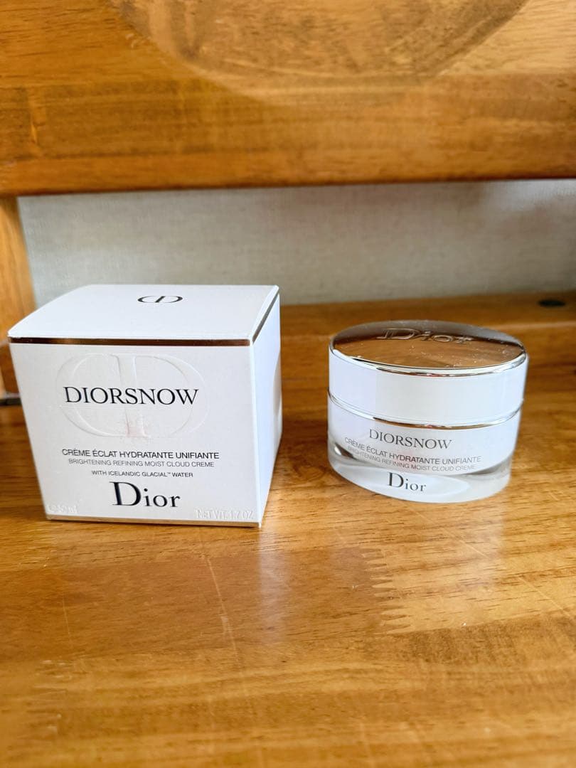 ディオール スノーブライトニングモイストクリーム