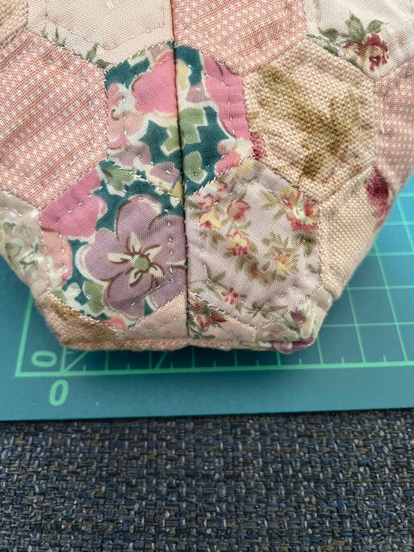 622)花のモザイクのポーチ 完成品 宮崎順子さん - メルカリ