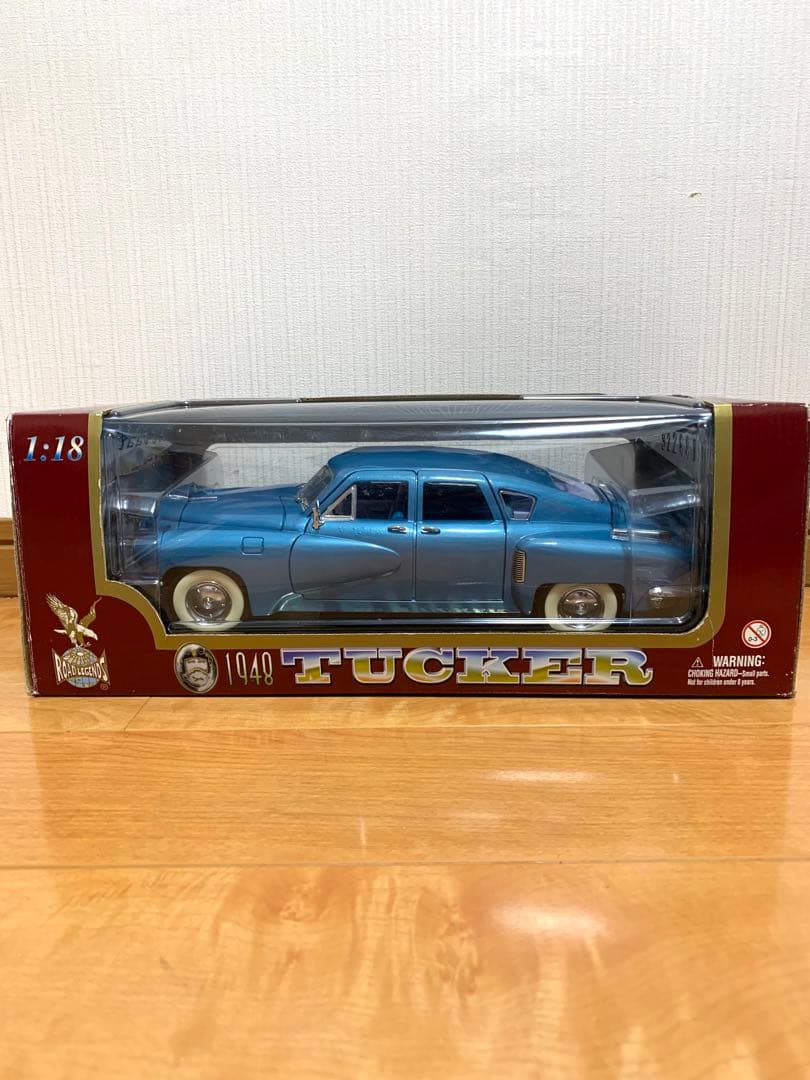 1949 Tucker ミニカー 1:18 ロードレジェンド