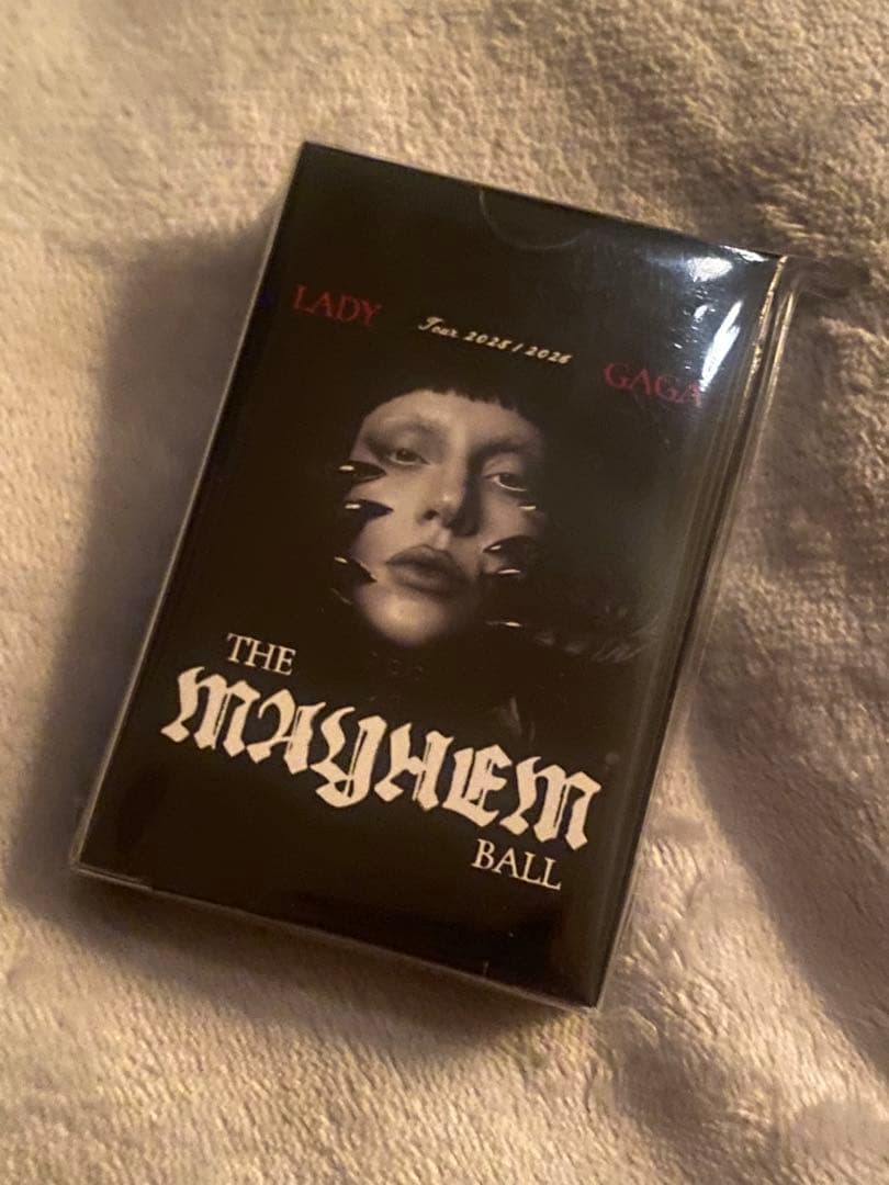 Lady Gaga VIP Gold Merch - 2026年 VIPギフト - メルカリ