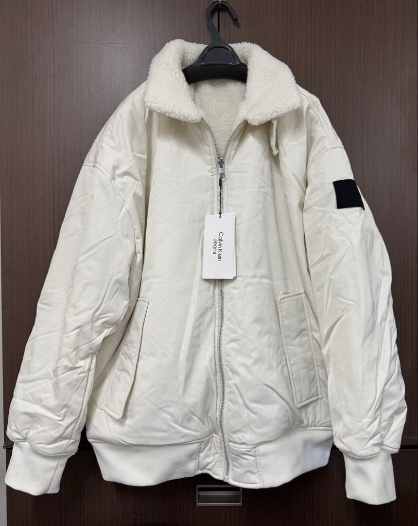 タグ付き カルバンクライン リバーシブル シェルパボンバージャケット L