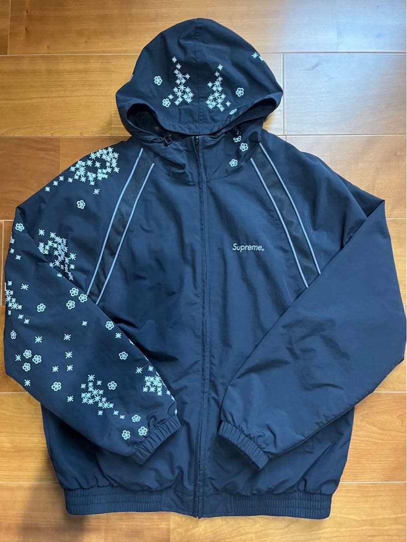 Supreme aoi glow-in-the-dark trackjacket - メルカリ