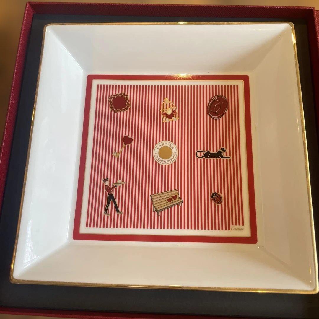 カルティエ　非売品　レア　ストライプ柄の陶磁器製プレート