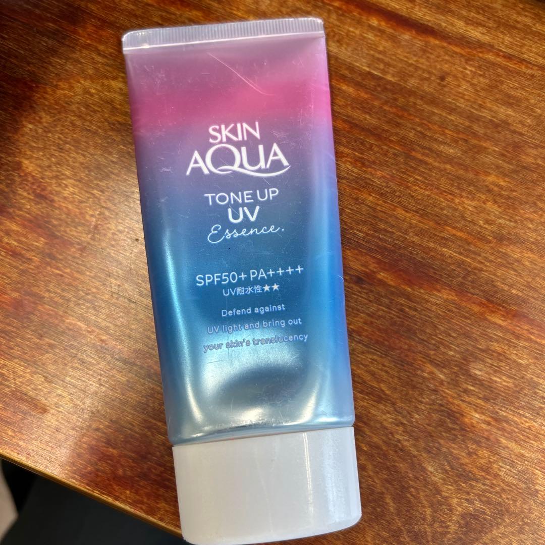 SKIN AQUA トーンアップUVエッセンス SPF50+