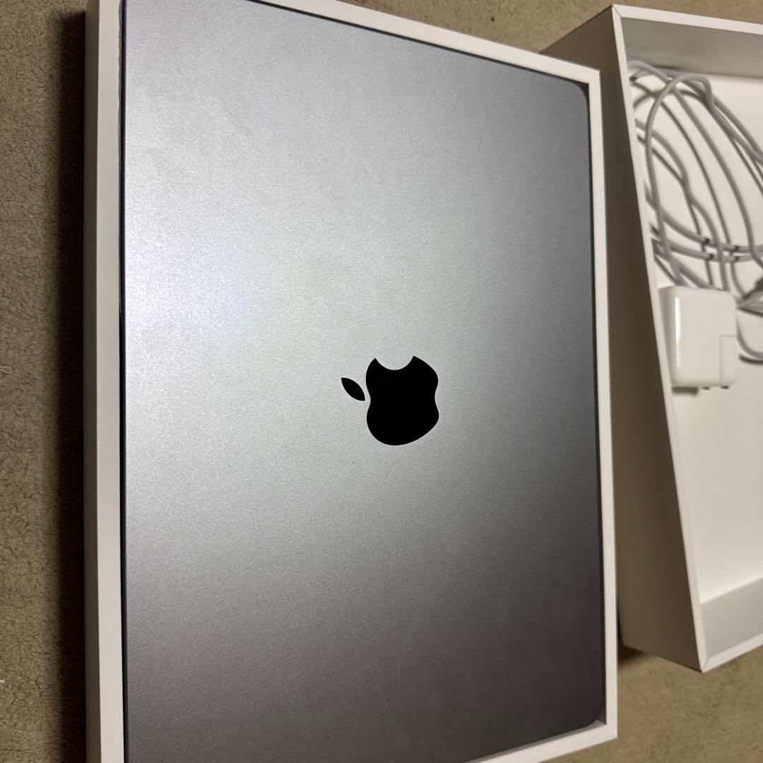け*ん様 MacBook Air M2 (2022)スペースグレイ8GB
