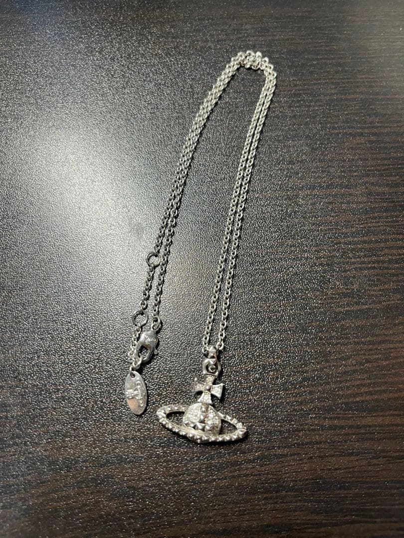 ヴィヴィアンウエストウッドネックレス