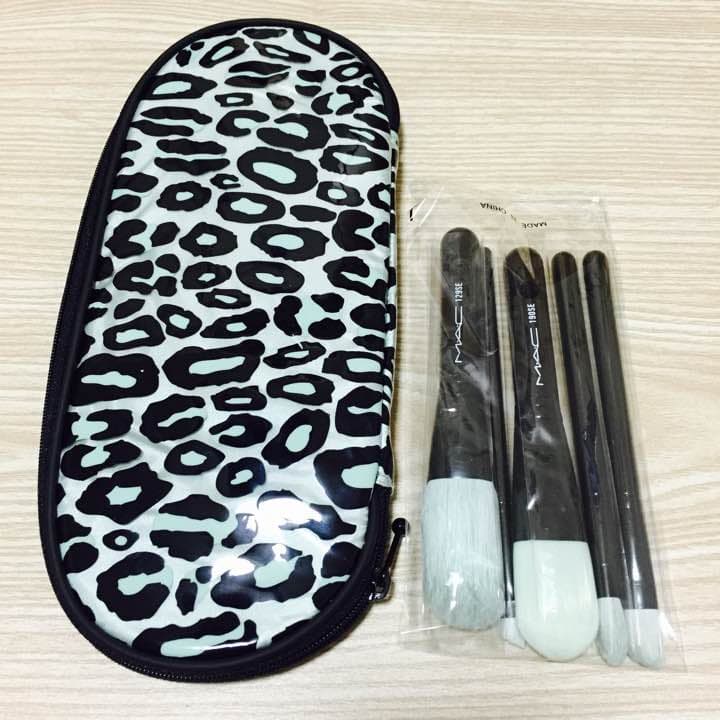 絶品大人気M.A.Cブラシバッグ 未使用 MAC メイクブラシセット 5本 & ケース - メルカリ