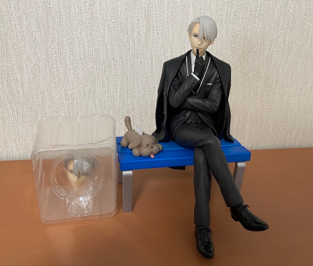 ユーリ!!! on ICE ヴィクトル・ニキフォロフ フィギュア 特典付き