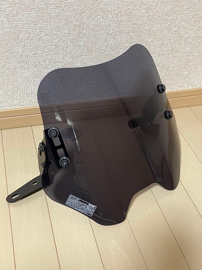 デイトナ　クロスカブ110 ウインドシールド　スクリーンクランプバー付き ホンダ・クロスカブ用ウインドシールドは、角度が変えられて通勤