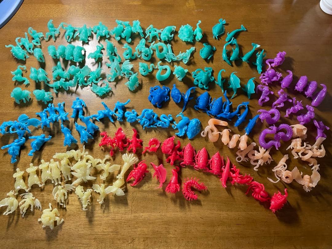 最強王図鑑　架空生物恐竜・ドラゴンフィギュア　昆虫　大量　チョコエッグ148体 アジ・ダハーカに応龍など最強ドラゴンフィギュア本日発売