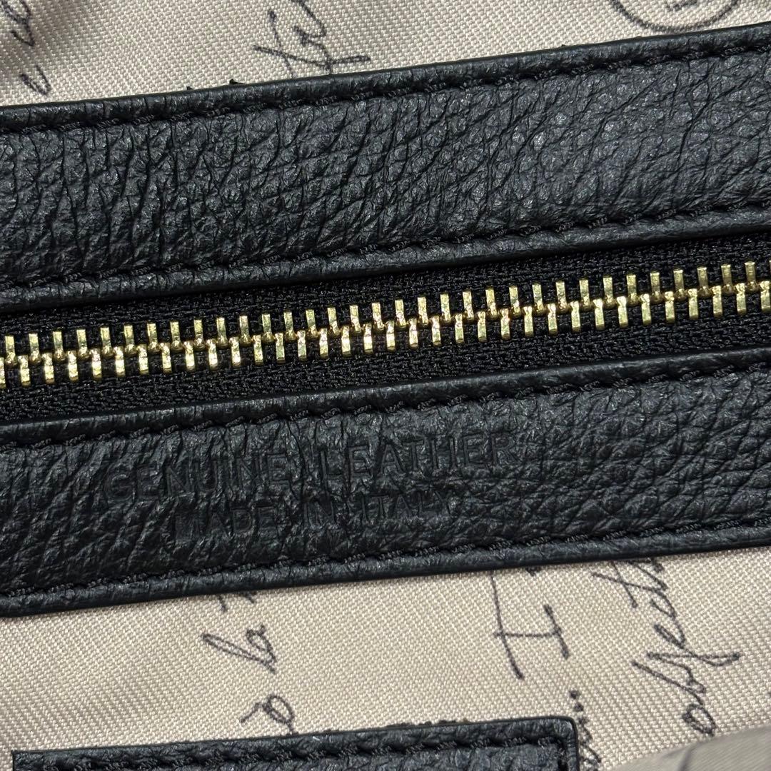 美品】IO pelle イオペレ 黒猫 エンボス リュック イタリアンレザー