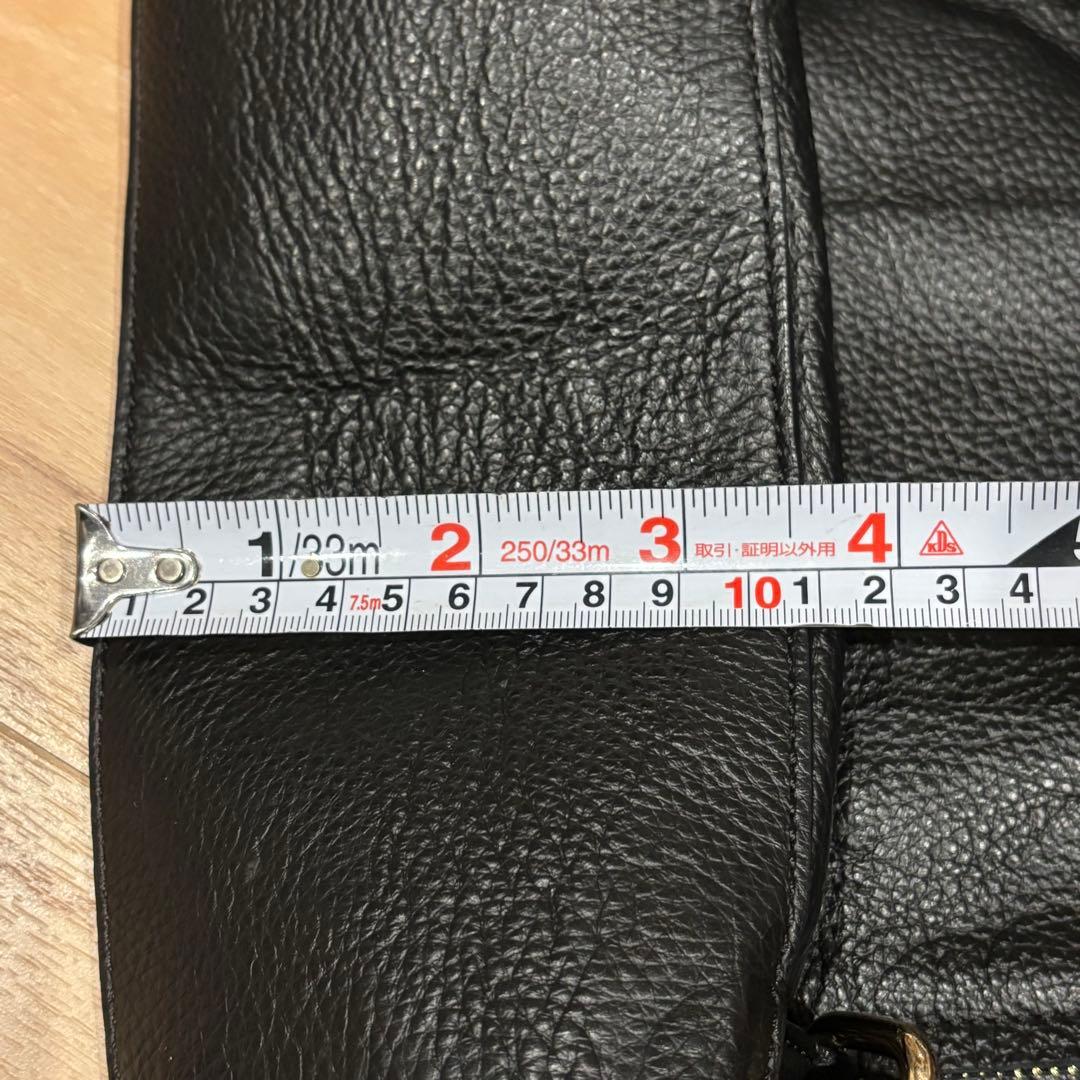 美品】IO pelle イオペレ 黒猫 エンボス リュック イタリアンレザー