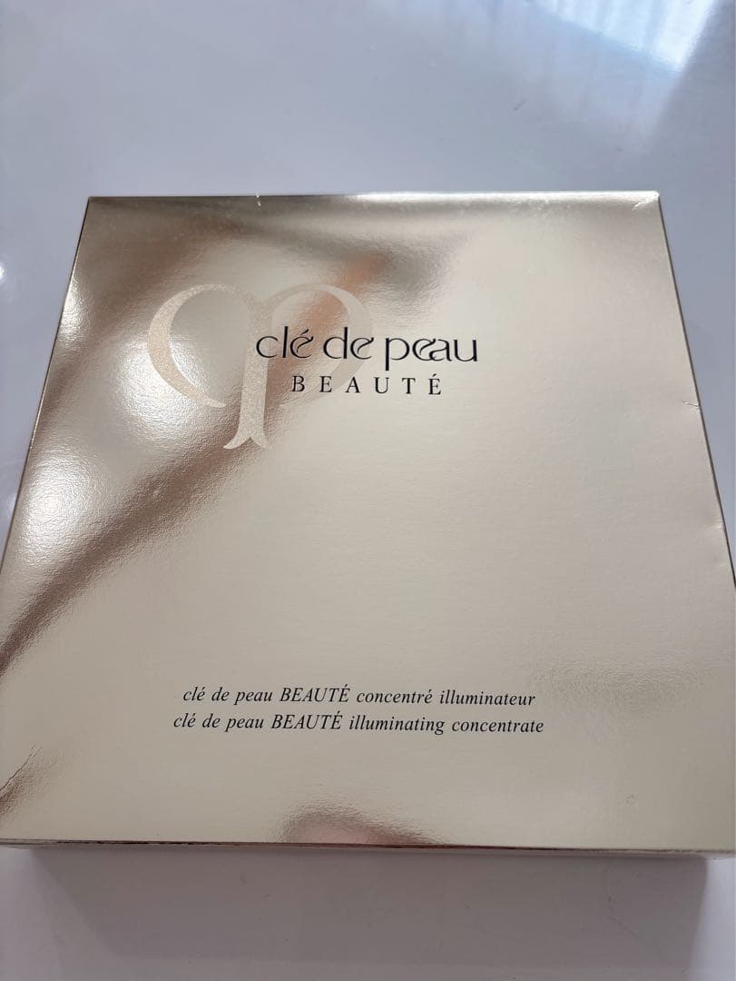 clé de peau BEAUTÉ コンセントレイトイルミネーター 6セット