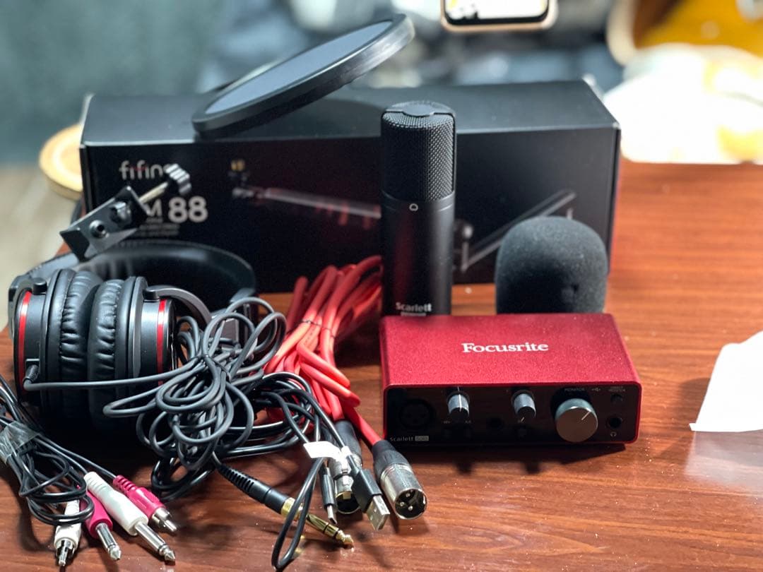 Focusrite Scarlett オーディオインターフェイスセット 61pI-ICm4ZL._AC_UF350,