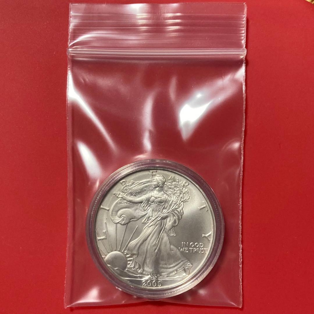 アメリカ イーグル銀貨 1オンス 31.2g 2005 コインケース付 - メルカリ