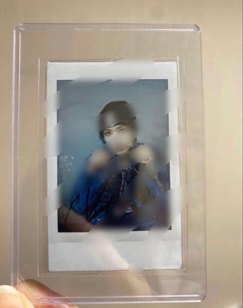 JO1 白岩瑠姫 直筆サイン入りチェキ - メルカリ