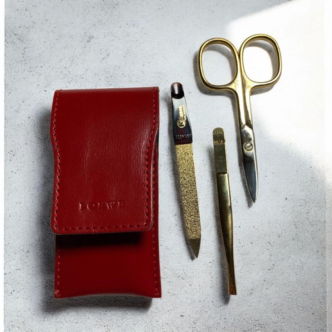 ロエベ LOEWE レザーケース ケアセット ハサミ 毛抜き 爪ファイル 未使用