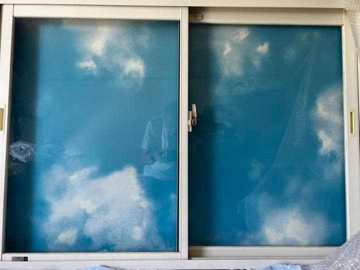 アルミサッシ絵画　青空　30年前の作品 受注制作】婦人之友アートセレクション 高精彩複製画 大沢昌助「色の点