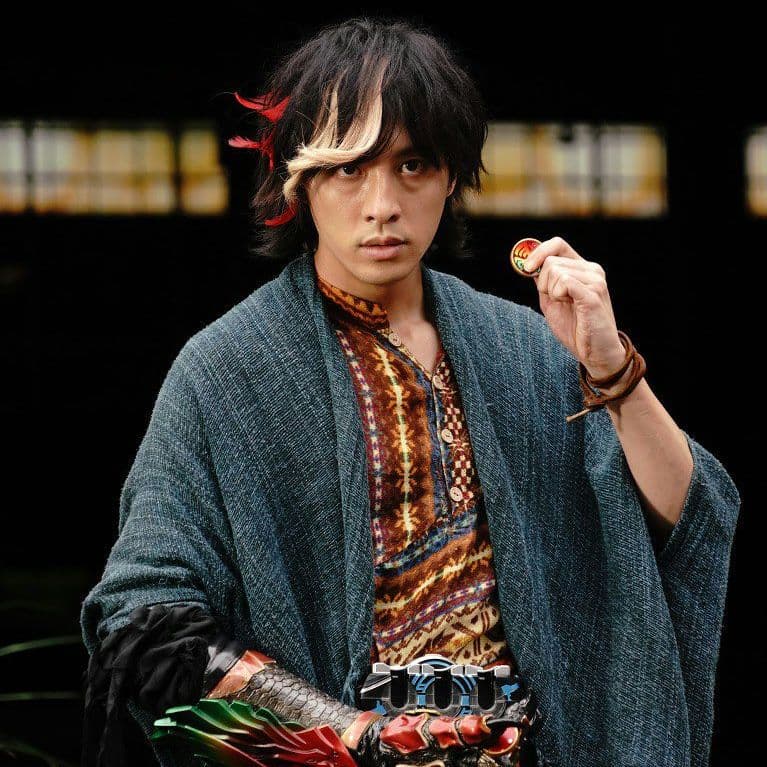 仮面ライダーオーズ火野映司着用衣装パープルパンツ - メルカリ