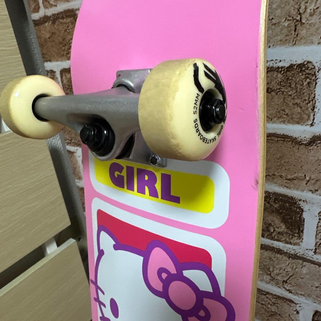 GIRL ハローキティ スケートボード 7.75 - メルカリ