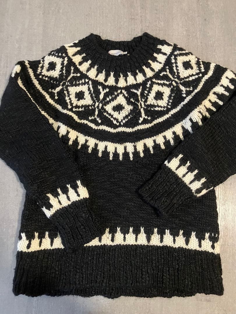 Moncler モンクレール　ノルディック柄の可愛いあったかニット