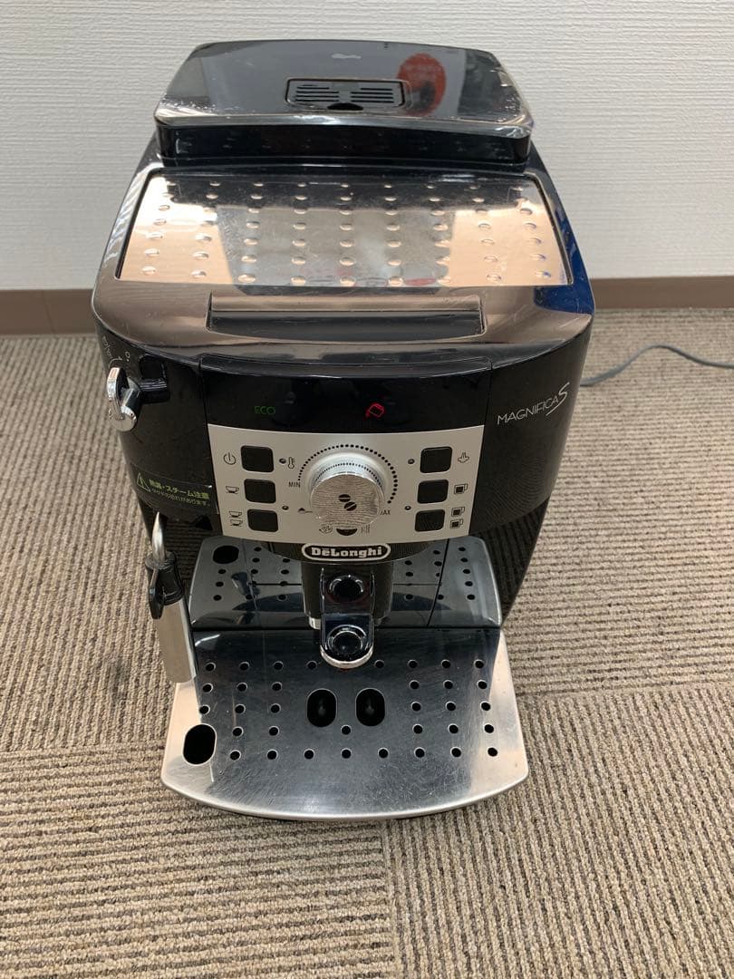 DeLonghi Magnifica S コーヒーメーカー　ECAM22112