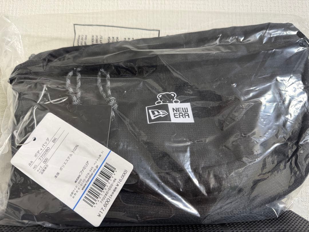 familiar newera ボディバッグ