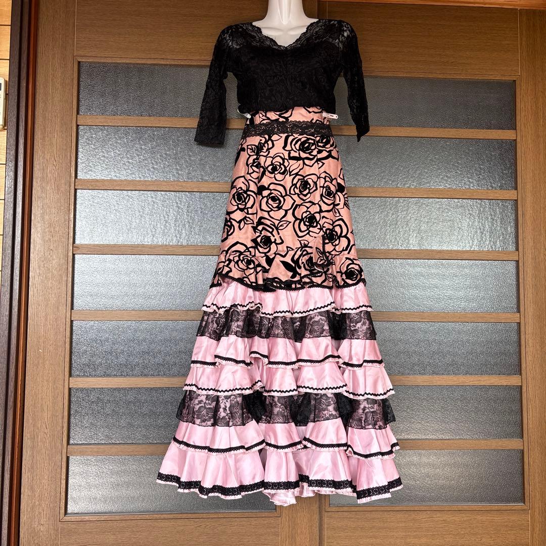 フラメンコ用ピンク黒花柄スカート