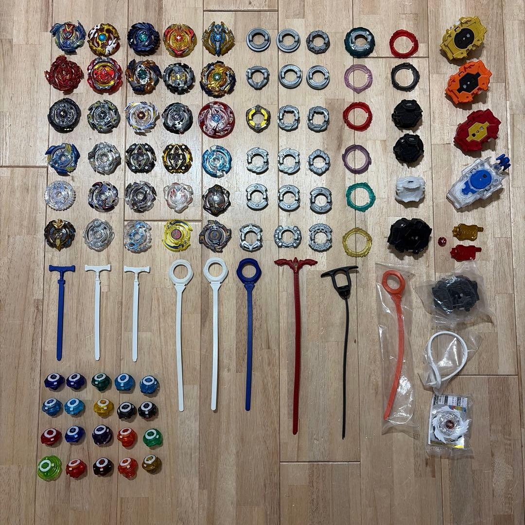 ベイブレードバーストとアクセサリーまとめ売り - メルカリ