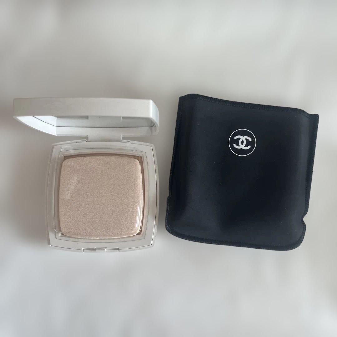 新品 CHANEL LE BLANC パウダーファンデーション 20 BEIGE