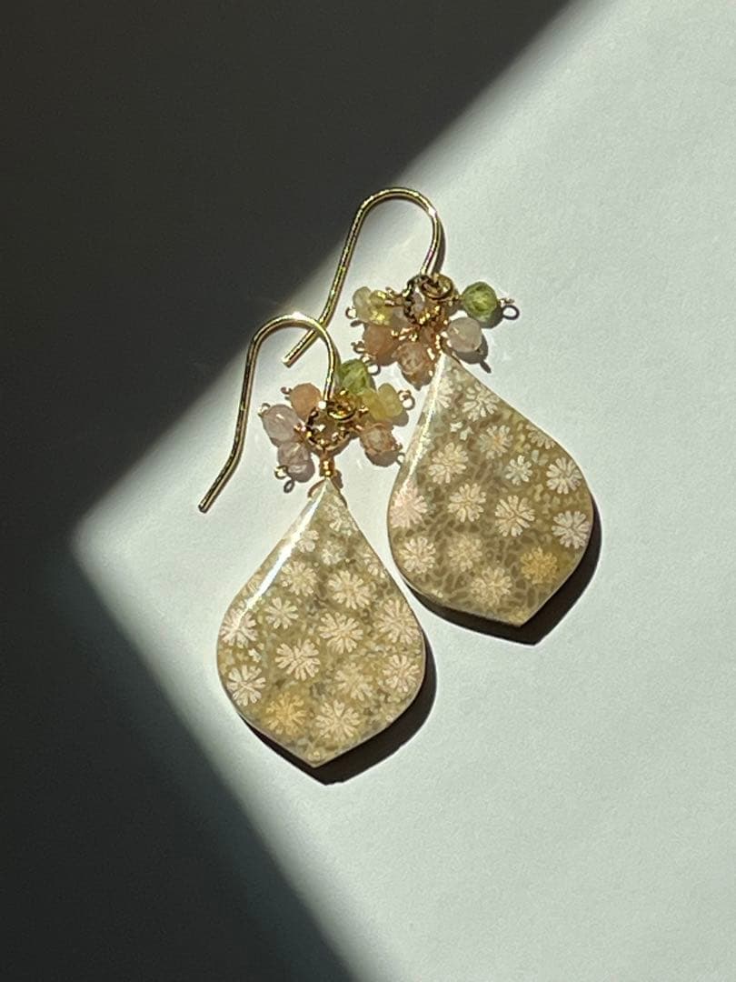 ＊＊COCO＊＊　14kgf お花畑フォッシルコーラル ピアス