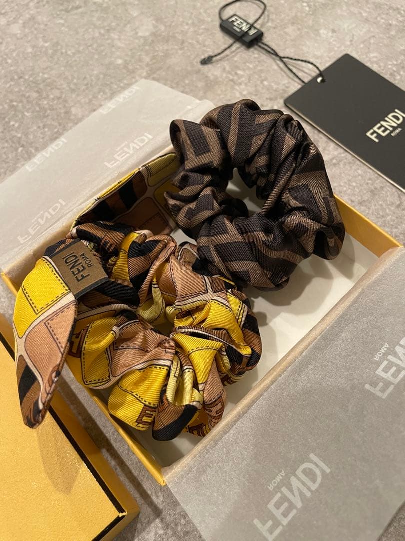 FENDI ヘアシュシュ 2個セット