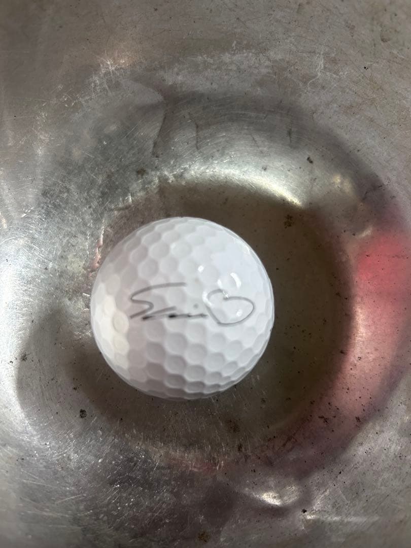 SHINA KANAZAWA サイン入りゴルフボール L10811971 - スポーツ選手最新