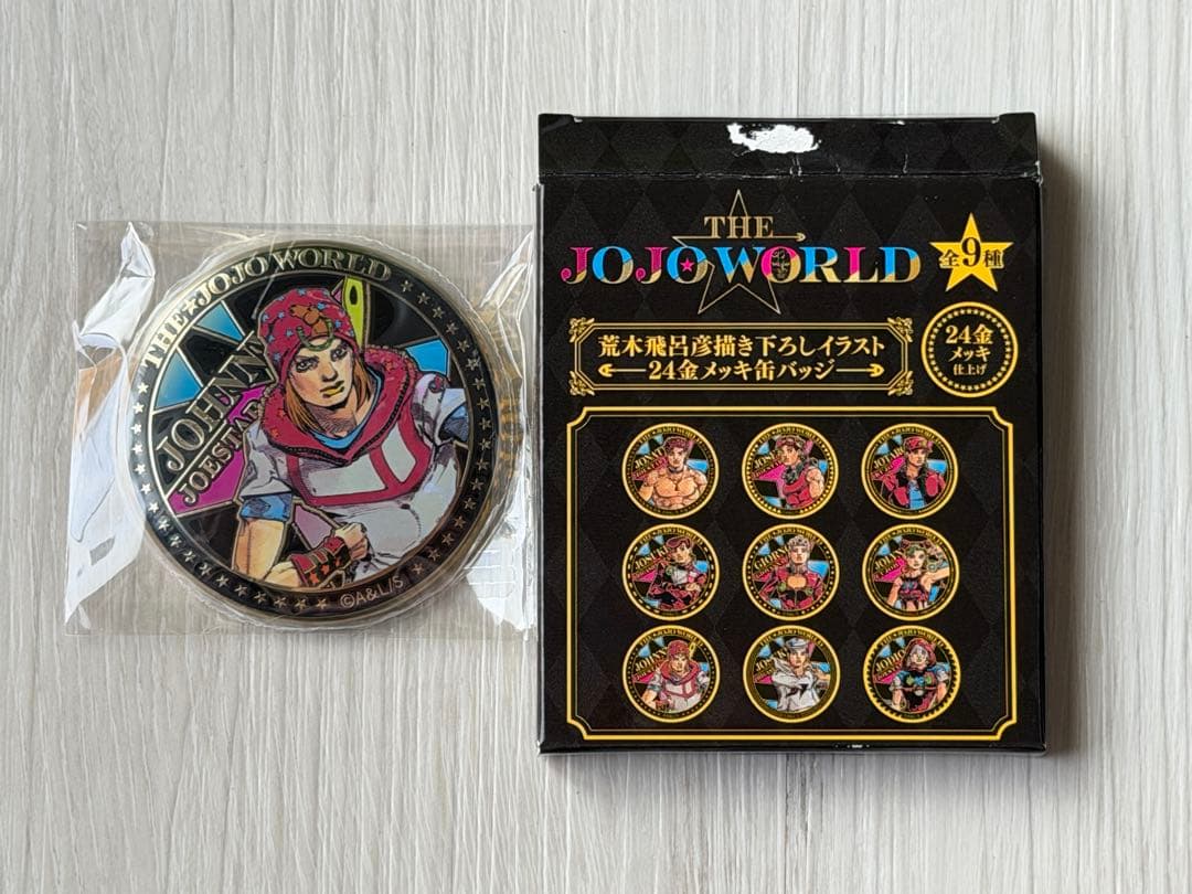 ジョジョワールド 24金メッキ 缶バッジ ジョニー・ジョースター - メルカリ